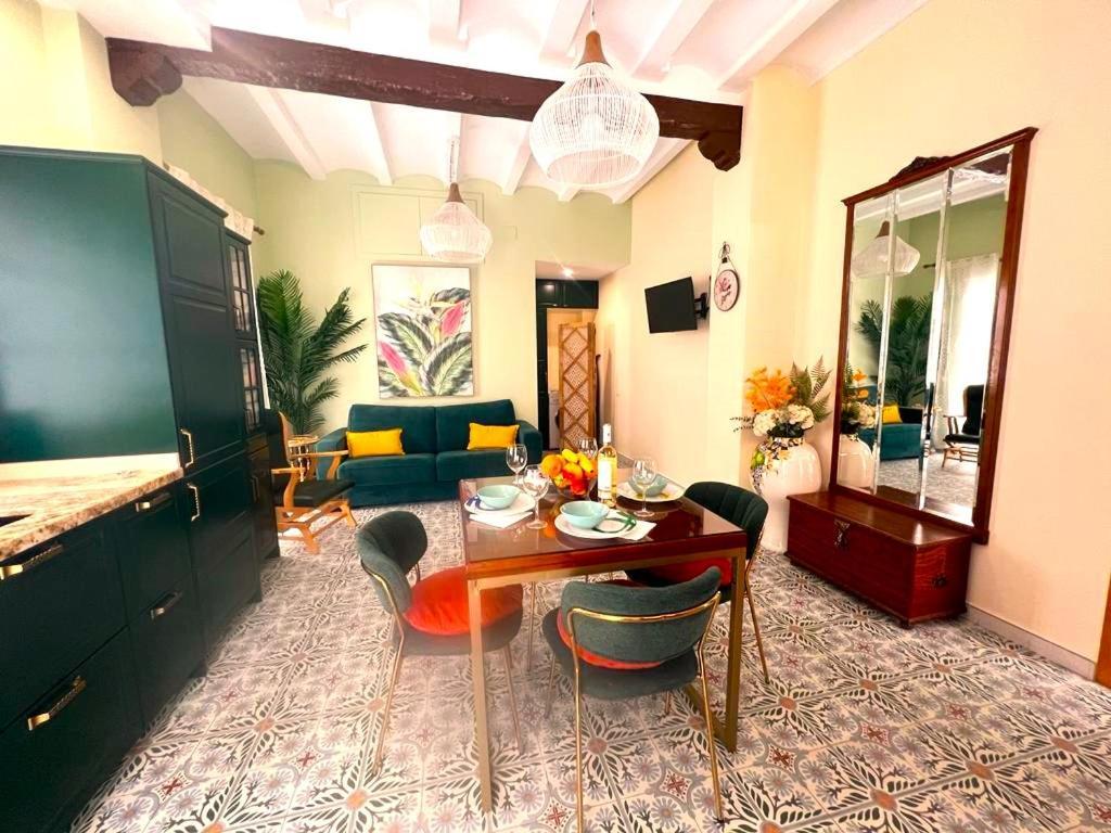 Esmeralda Apartment With Free Private Underground Parking Валенсия Экстерьер фото